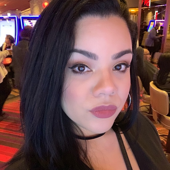 Meet your Posher - Picture 8 of 8